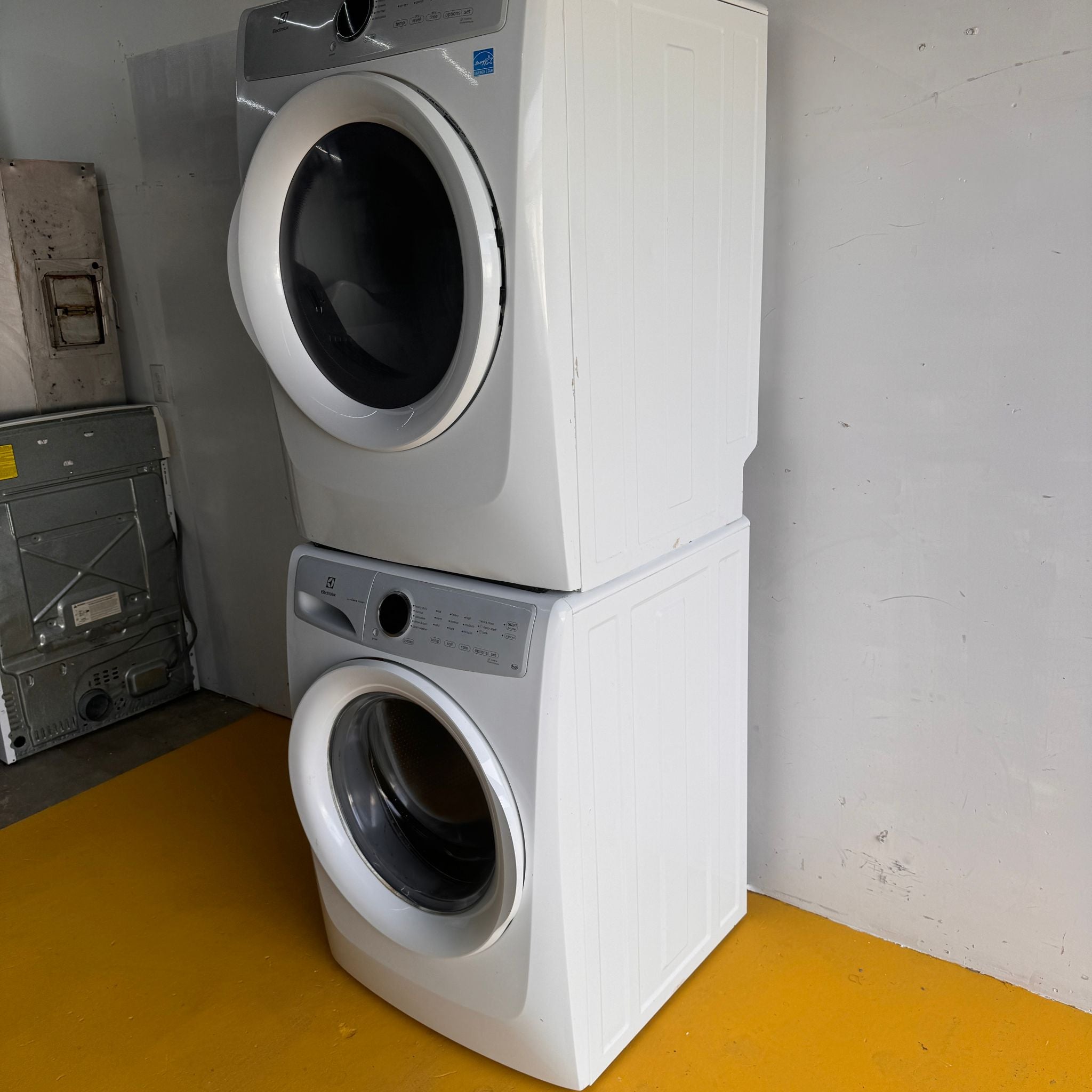 Electrolux Washer and Gas Dryer Front Load Electrolux Washer and Gas Dryer Front Load